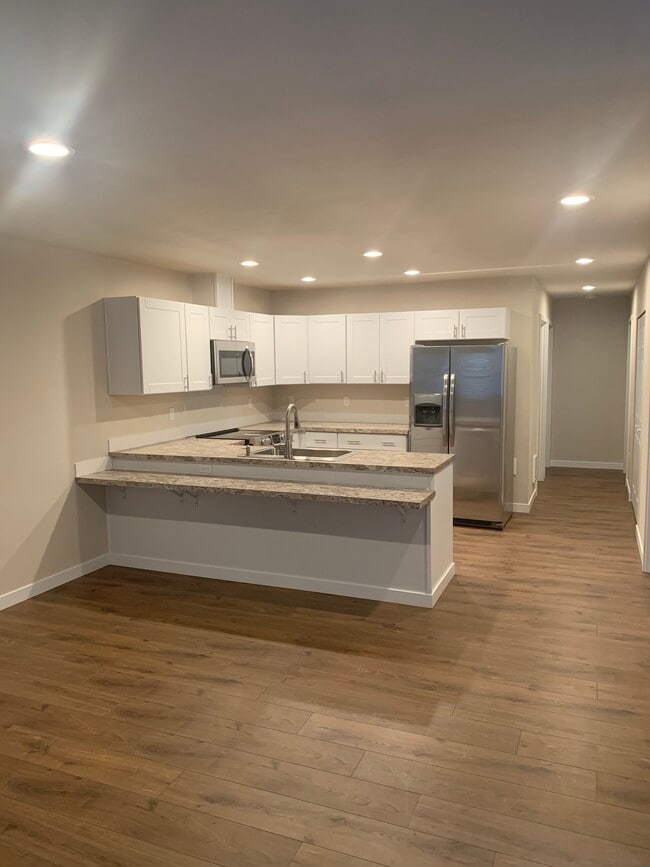 Building Photo - 619 Elizabeth St