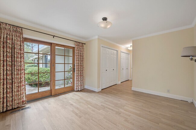 Building Photo - Beautiful 4/2 Executive Home with Cupertin...
