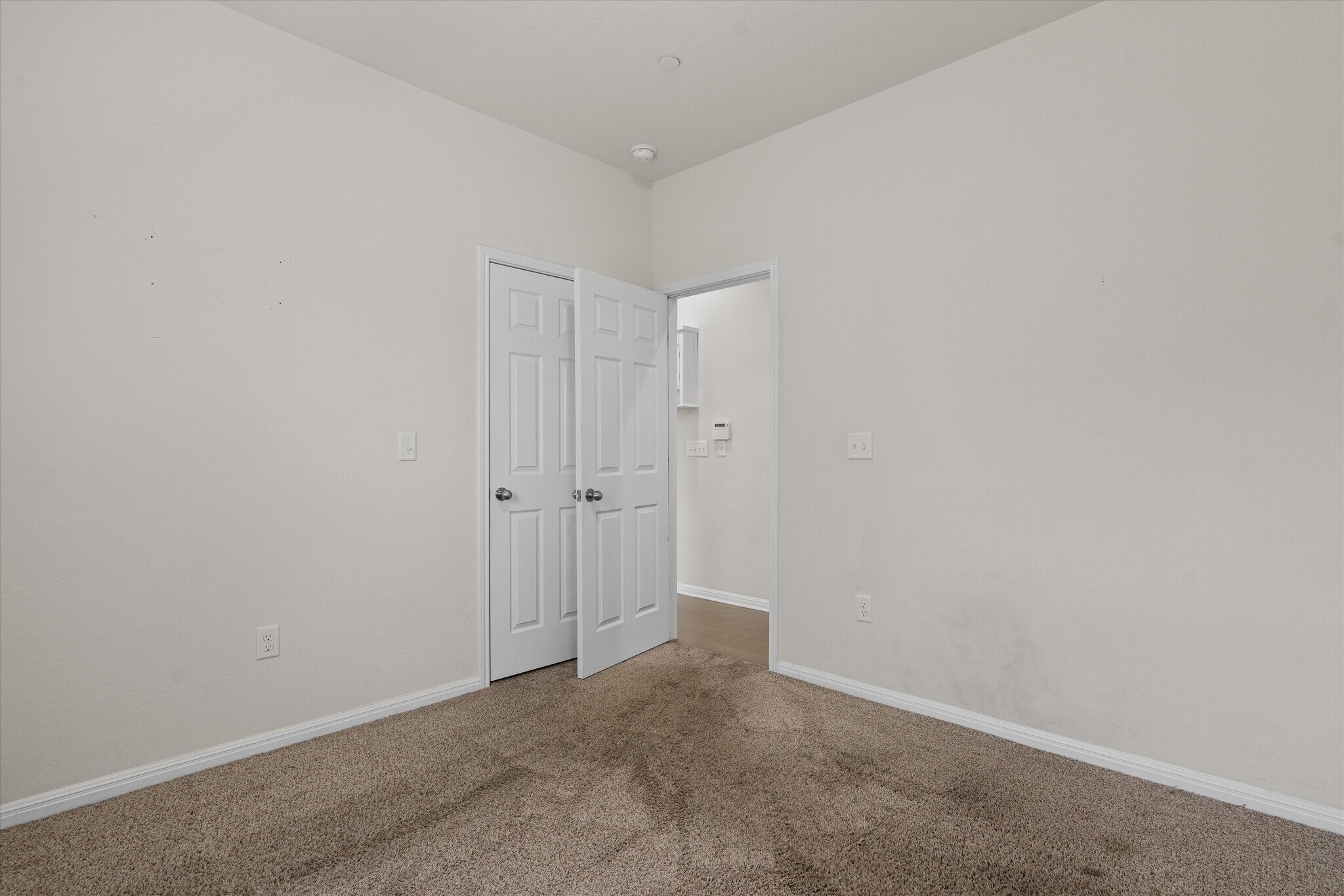 Building Photo - 2304 S Lakeline Blvd