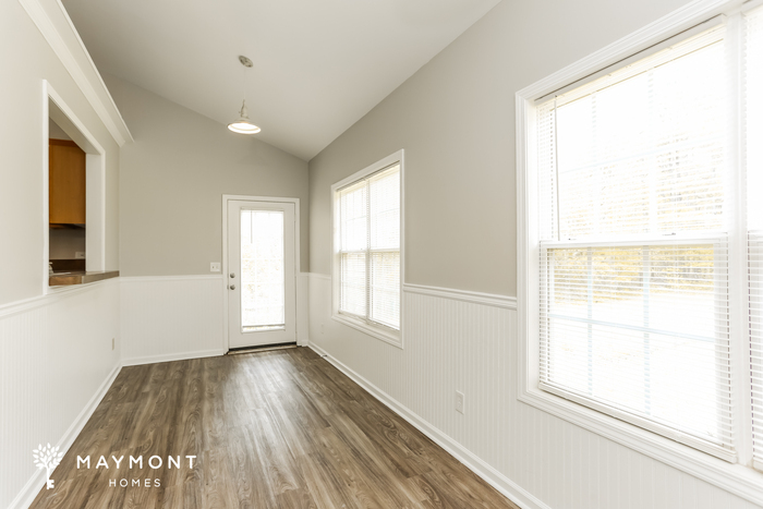 Building Photo - 203 Devonwood Ln