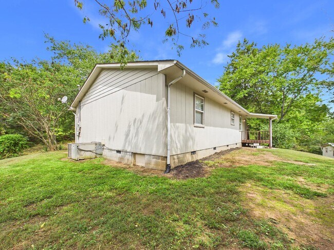 Building Photo - 112 Old Jones Rd