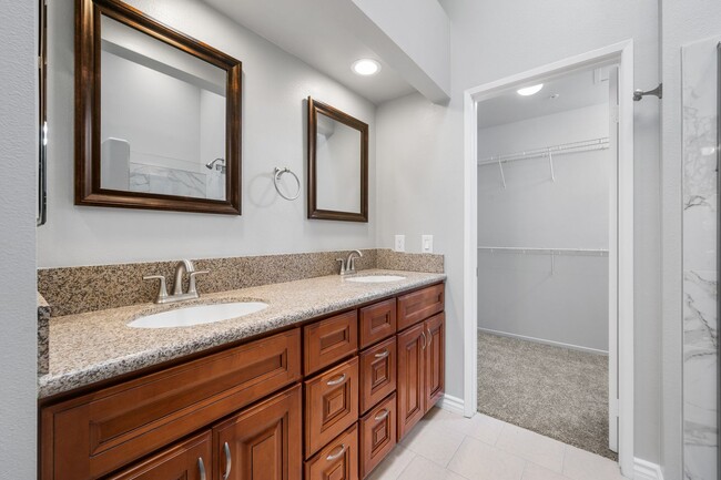 Building Photo - **7543 W Liberty Pkway #655 Fontana** Beau...