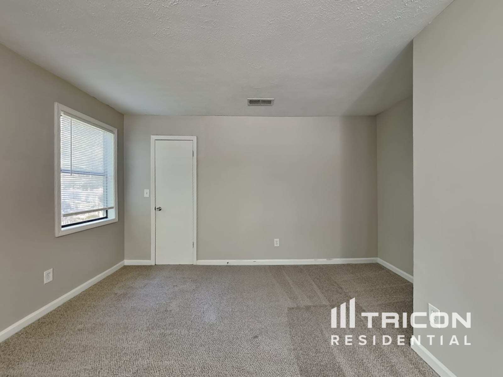 Building Photo - 4170 Summer Wood Dr
