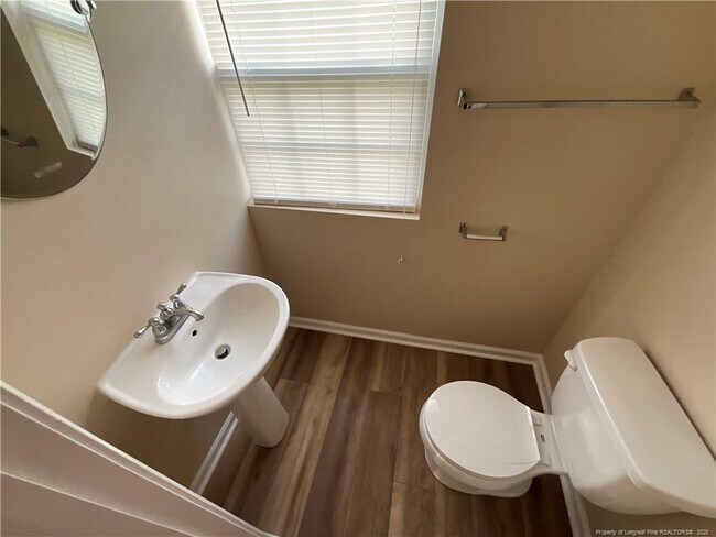 Building Photo - 2460 Saltwood Rd