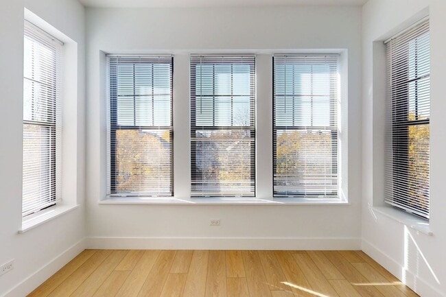Floorplan - 5411-5421 S. Ellis Avenue