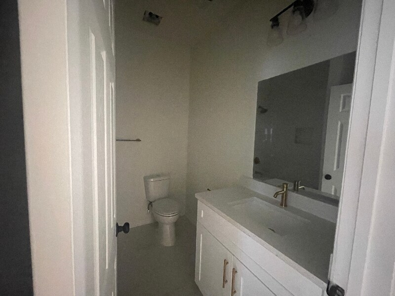 Building Photo - 415 6th Ave