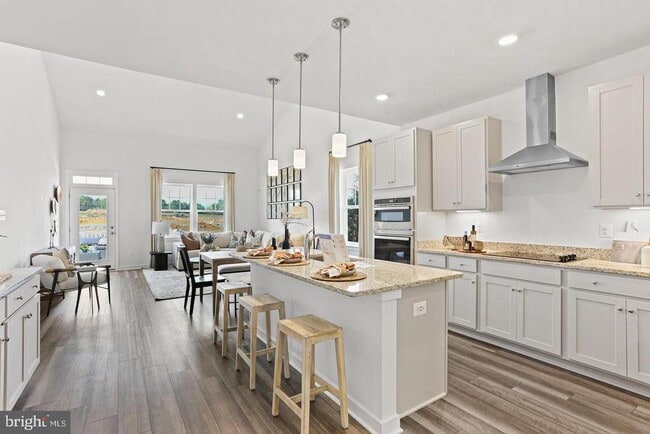 Building Photo - 400 Silver Birch Dr