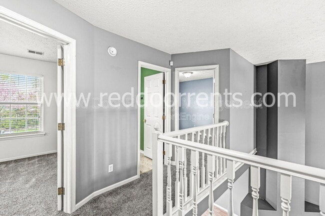 Building Photo - 1522 Lake Point Ln N