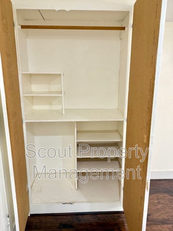 Building Photo - 28661 Via Las Flores