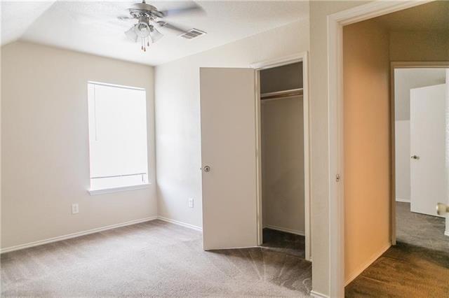 Building Photo - 404 Kings Way Dr