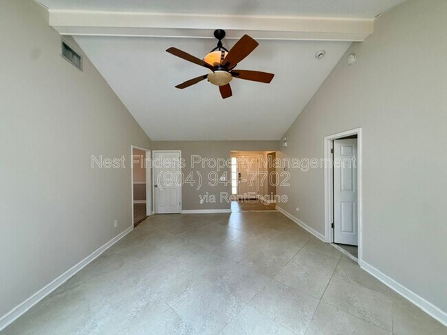 Building Photo - 1695 Evans Dr S
