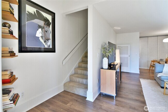 Building Photo - 6236 137th Pl NE