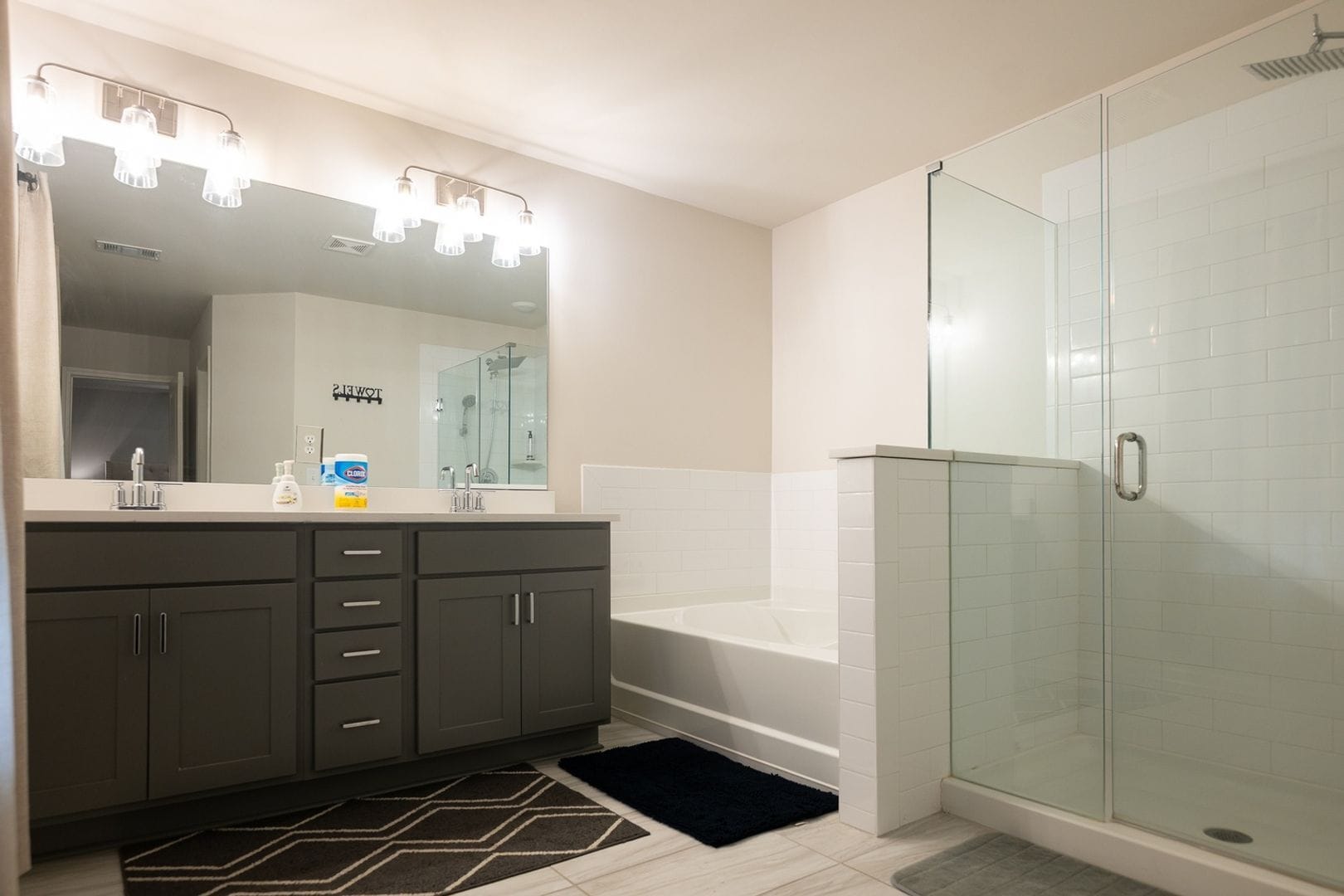 Building Photo - 2957 Cottage Ln