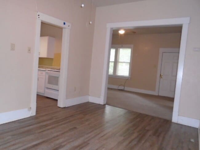 Building Photo - 1810 Leavenworth St