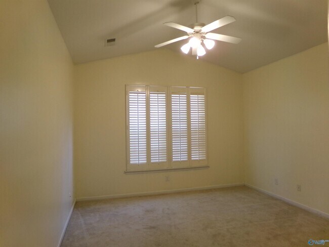Building Photo - 65 Valley Way Cir SE