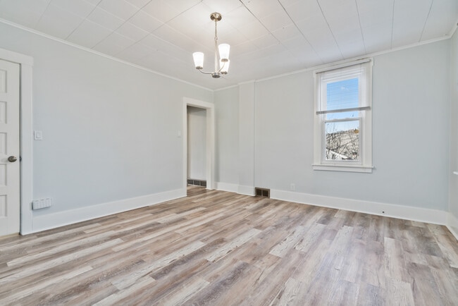 Building Photo - 523 Edgewood Ave