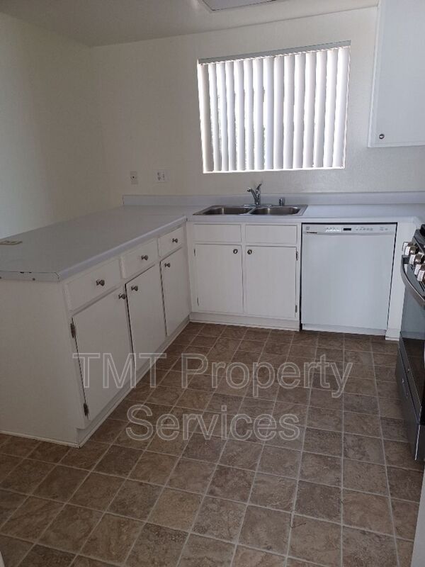 Building Photo - 37 El Mirador Ct