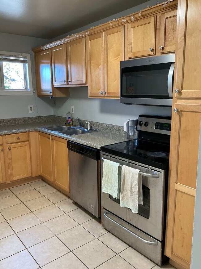 Building Photo - 1BR/1 BA + Bonus Room and balcony in Stadium Village! **Available in January but come see it toda...