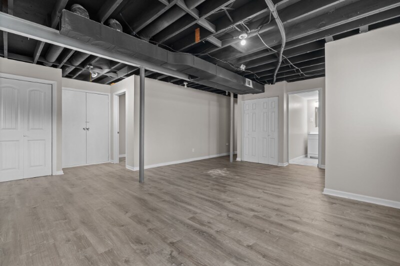 Building Photo - 401 S Ballas Rd