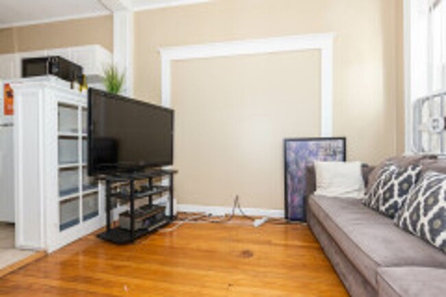 Building Photo - HOT BROOKLINE LISTING!!!