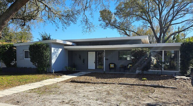 Primary Photo - 5718 8th Ave N
