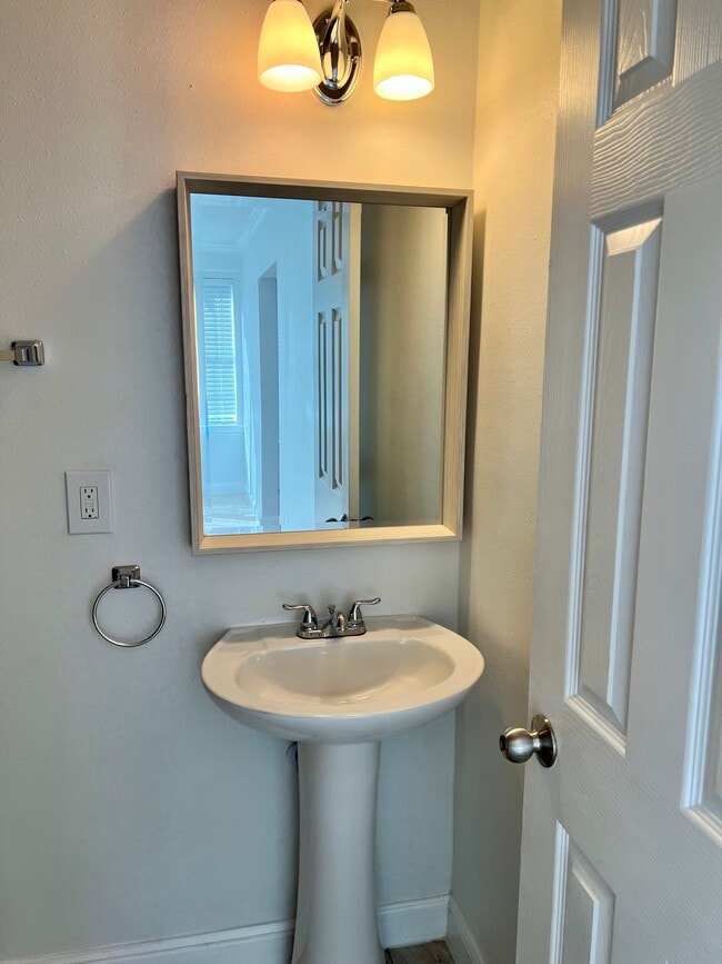 Building Photo - 4390 Harvest Ln