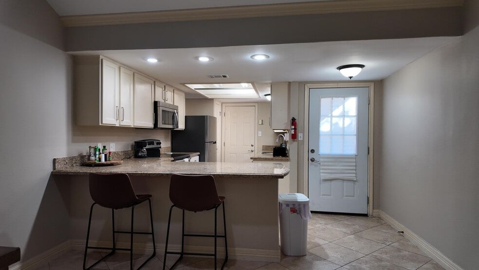 Building Photo - 1809 Highland Park Ave