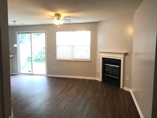 Building Photo - 8969 Meadowmont View Dr