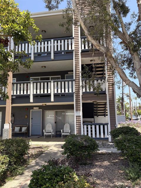 Building Photo - 2711 Camino Del Mar