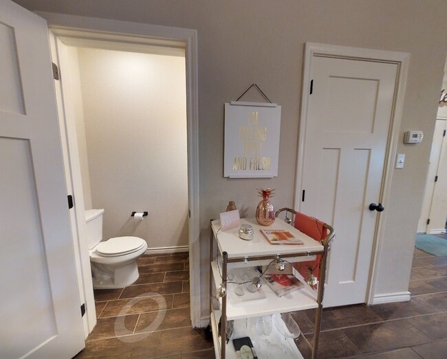 Building Photo - 1112 Oney Hervey Dr