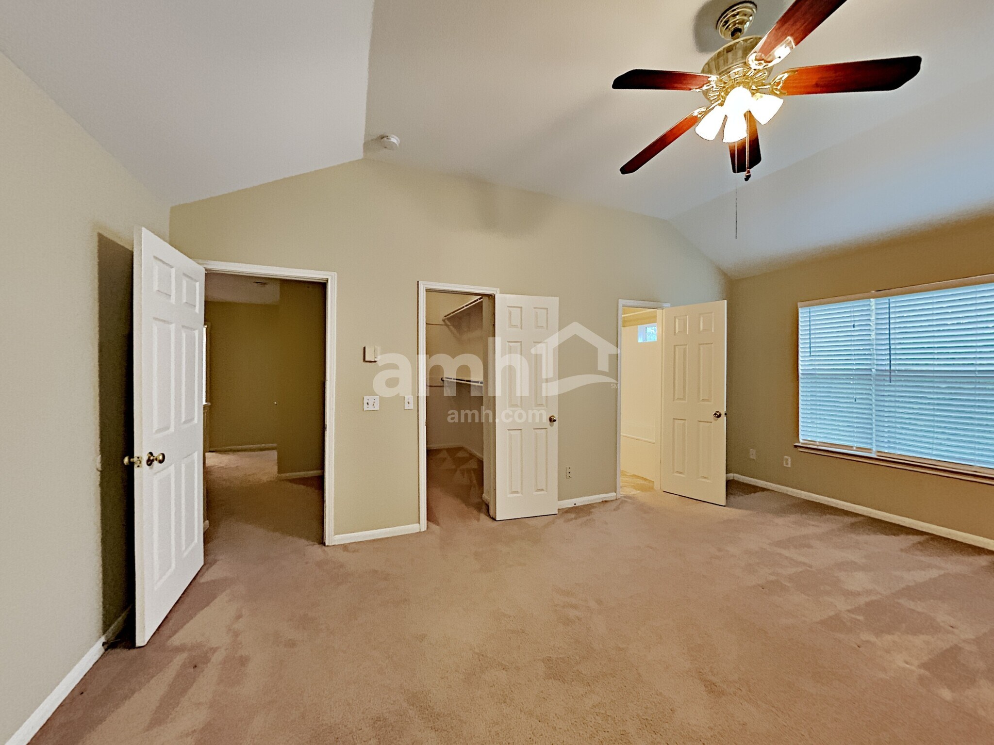 Building Photo - 54 Lockspring