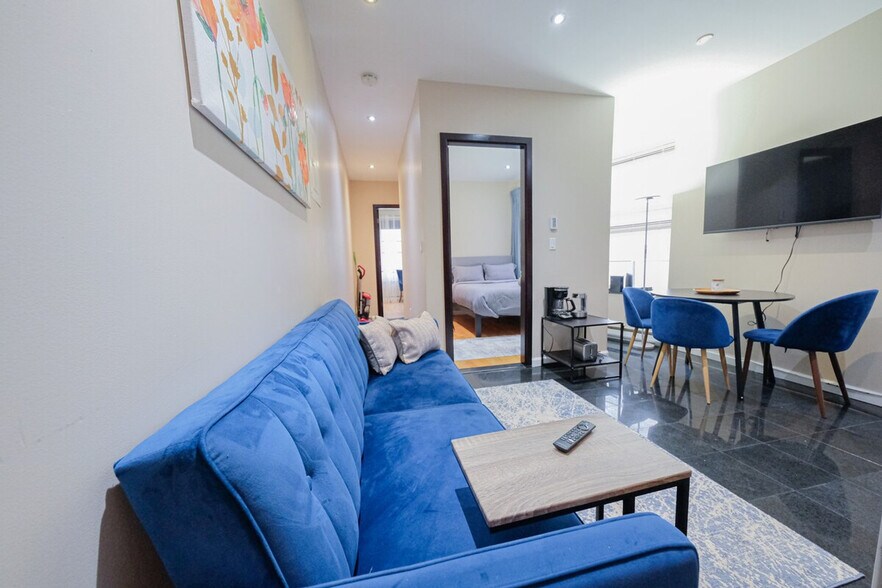 Building Photo - 5 W 101st St