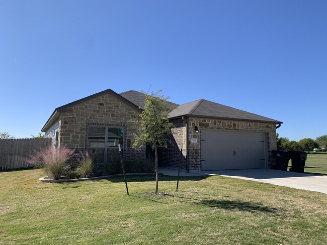 Primary Photo - 7021 Tanglehead Dr