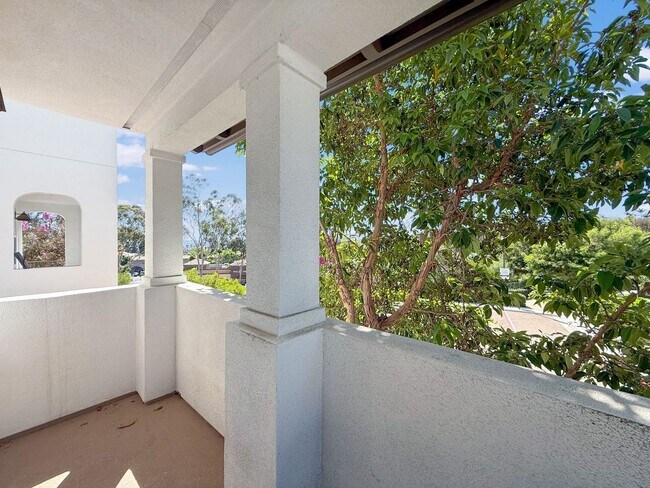 Building Photo - Beautiful 3B/3.5BA Townhouse in Carlsbad w...