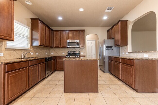 Building Photo - 259 Creekview Way