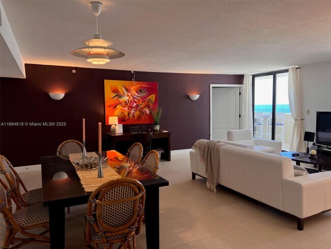 Building Photo - 1623 Collins Ave