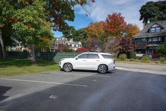 Building Photo - 71 Church St