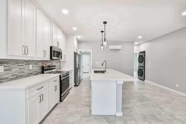 Building Photo - 4323 Ursuline St