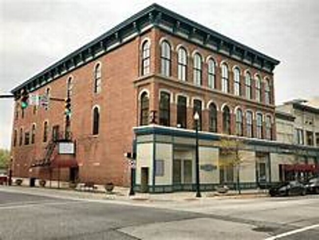 Primary Photo - 102 N 3rd St