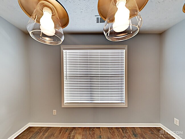 Building Photo - 5102 Meridian Lake Dr