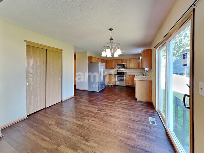 Building Photo - 7736 Powers Ridge Dr