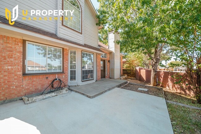Building Photo - Beautiful two-story home in Flower Mound
