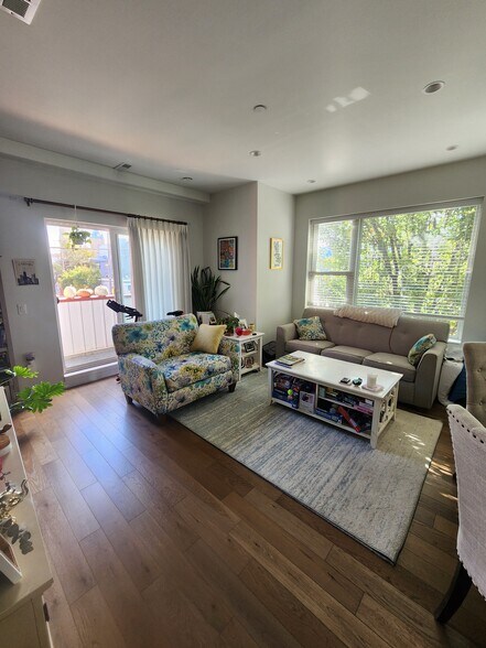 Building Photo - 1500 N American St