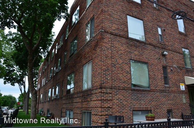 Building Photo - 835 W Wayne St