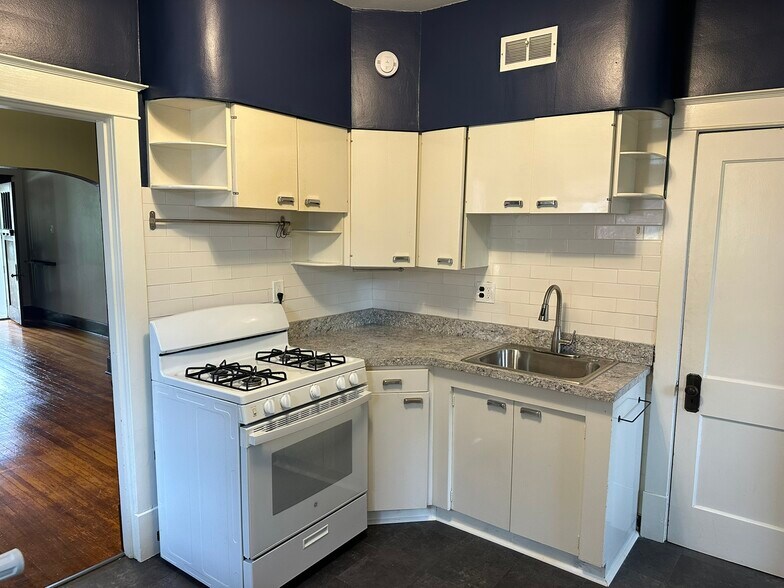 Building Photo - 7509 Trenton Ave