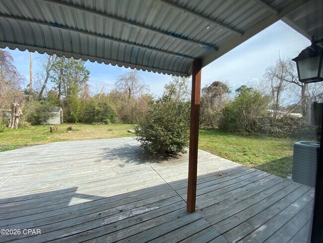 Building Photo - 1606 Clay Ave