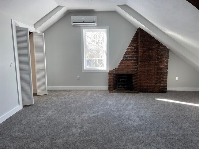 Building Photo - 25 Pine St