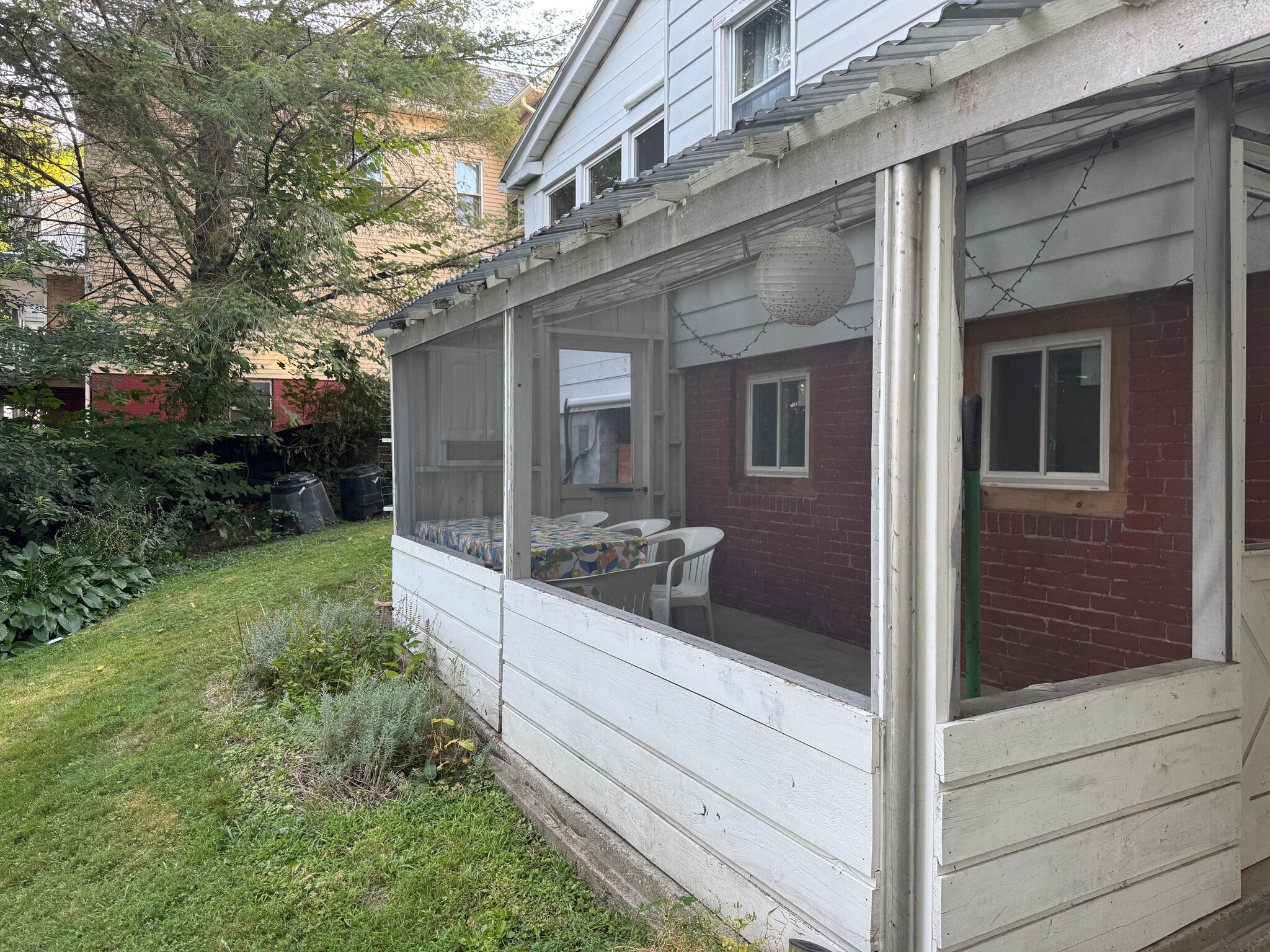 Building Photo - 10 Chapman Ave