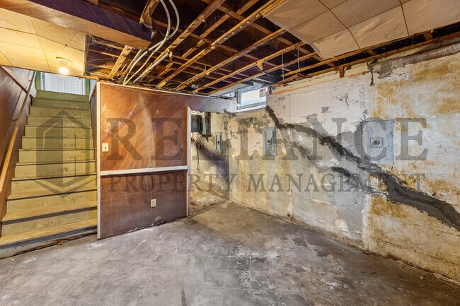 Building Photo - 1316 Dellrose