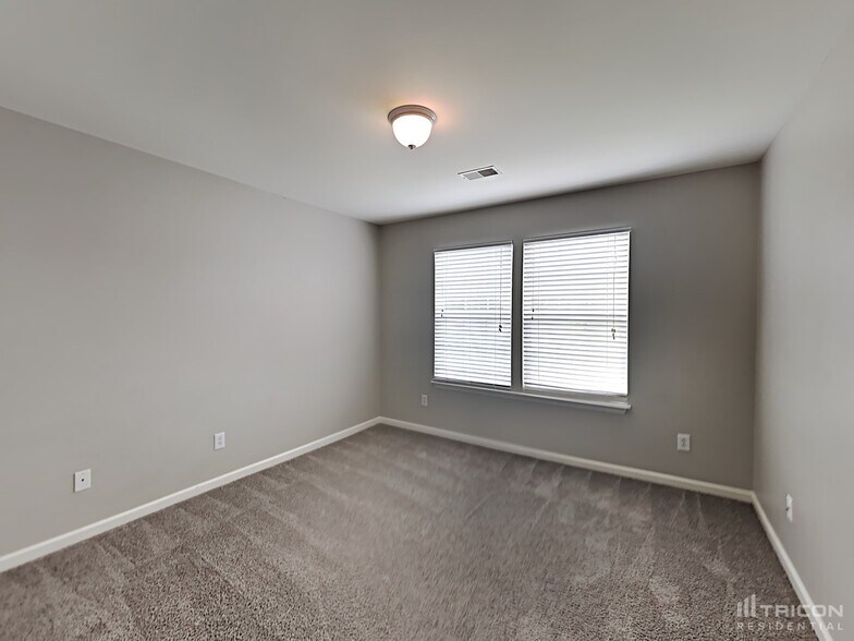Building Photo - 1012 Pittman Dr